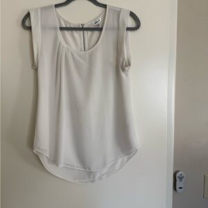 Norah Chic Cream Sleeveless Blouse